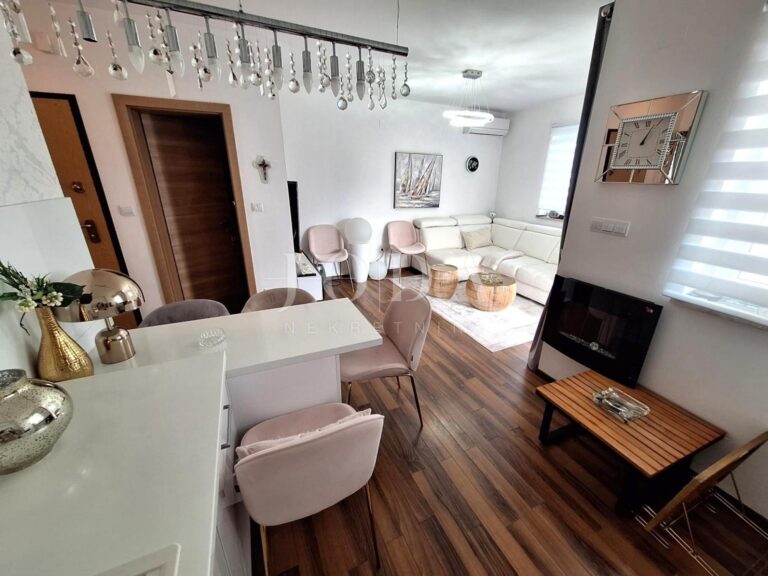 Namješten jednosoban apartman blizu mora