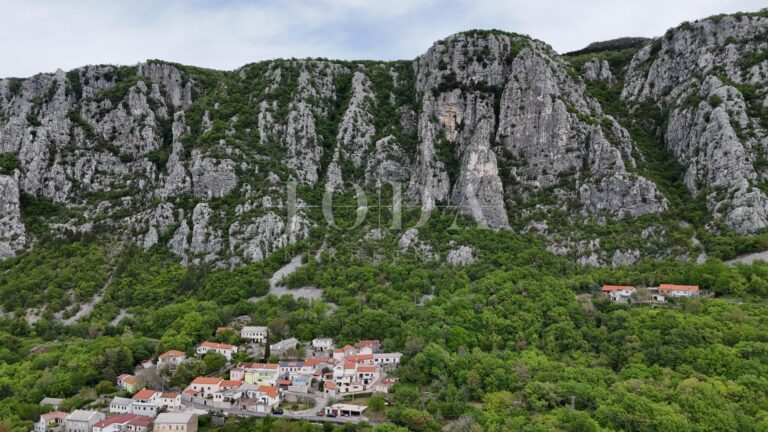 Kamena kuća s pogledom na more + dodatna parcela 1400 m² | Baretići