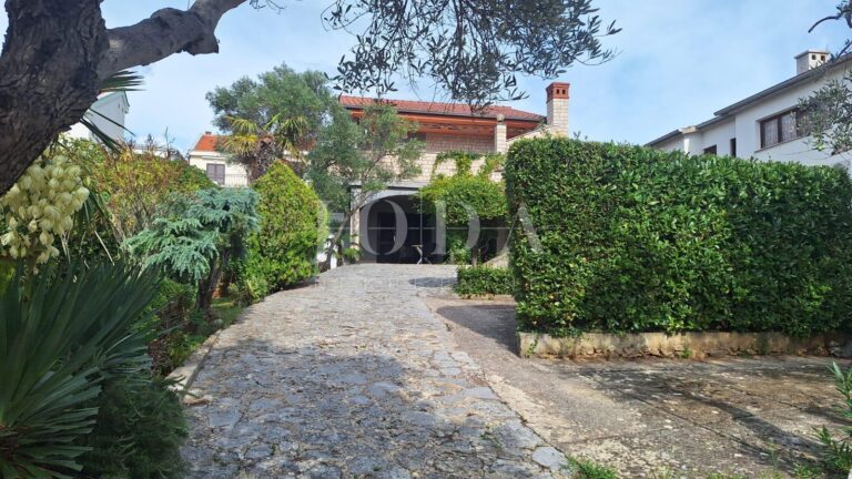 Kuća na izvanrednoj lokaciji - grad Krk | Adriatic Real