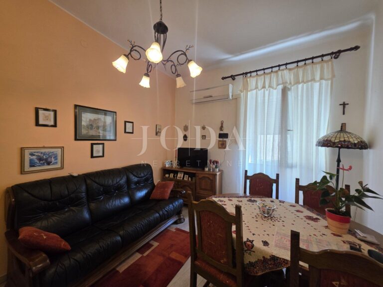 stan u centru grada | Adriatic Real